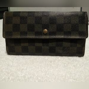 Authentic Louis Vuitton Damier Ebene Wallet